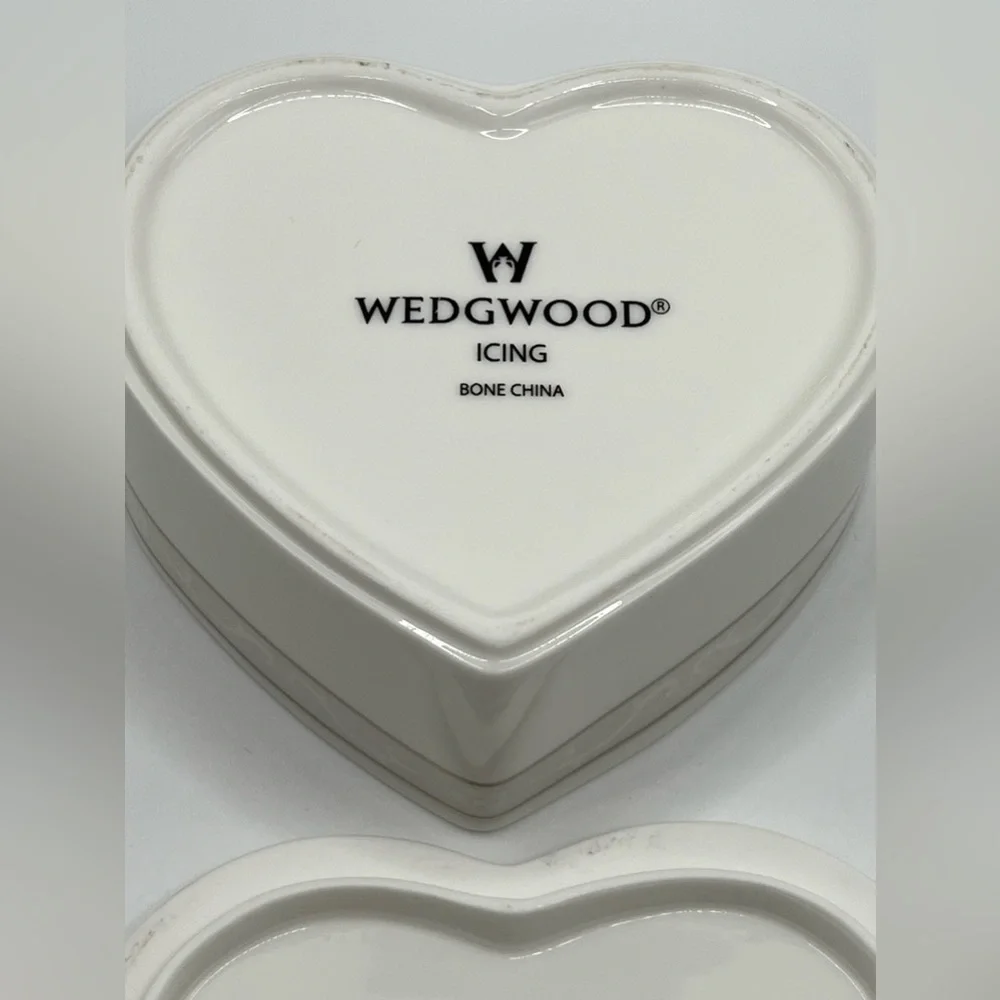 Wedgwood Icing Bone China White Heart Shaped Jewelry Trinket Box with Lid